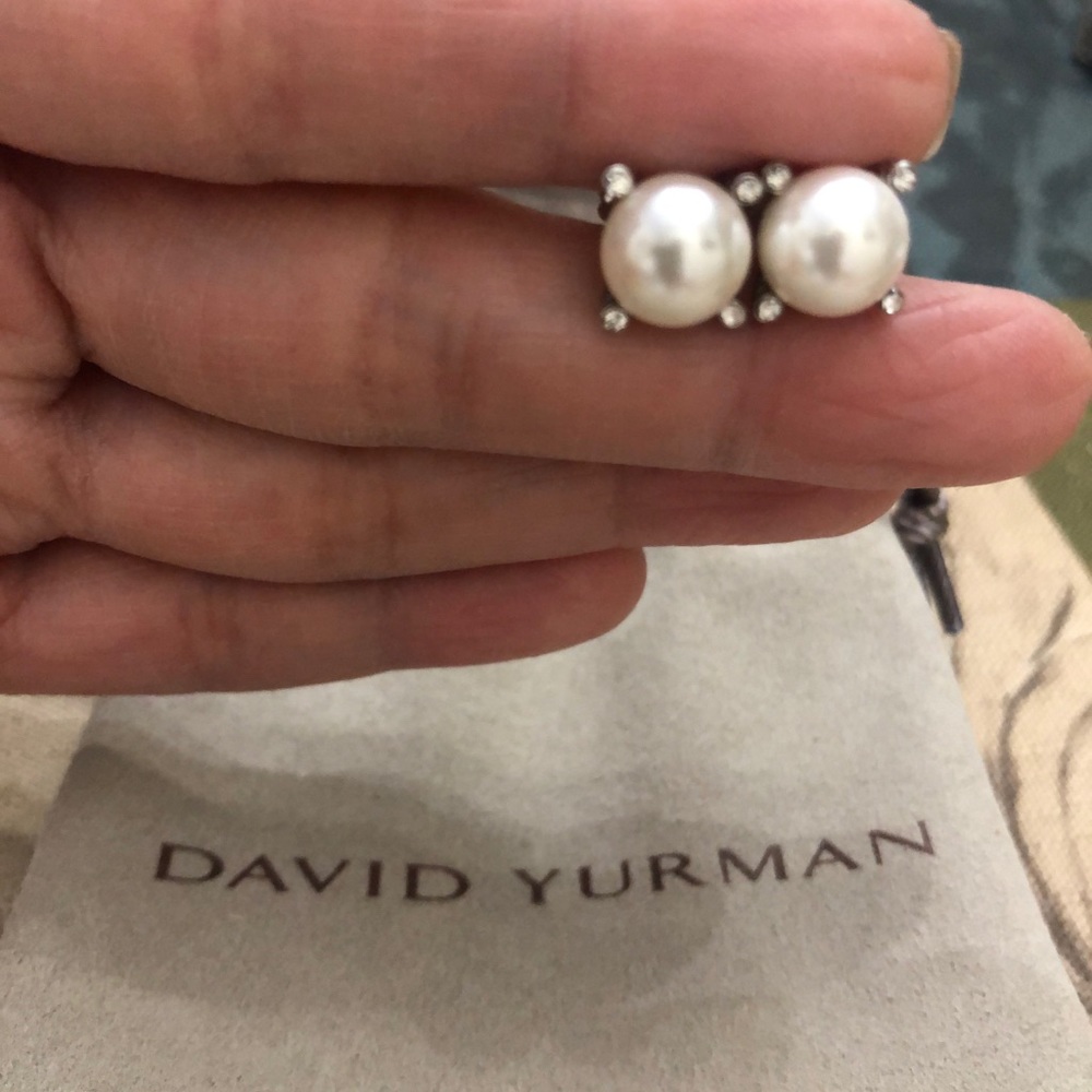 David Yurman Sterling Silver 925 9.5mm earrings! - Picture 1 of 3